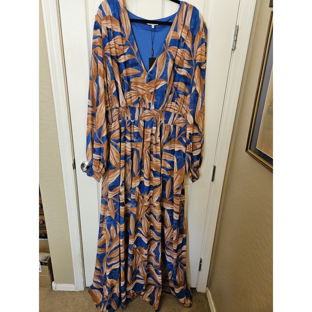 NWT Fashion Nova V-Neck Lined Leaf Print Long Sleeve Smocked Maxi Dress, Plus 3X